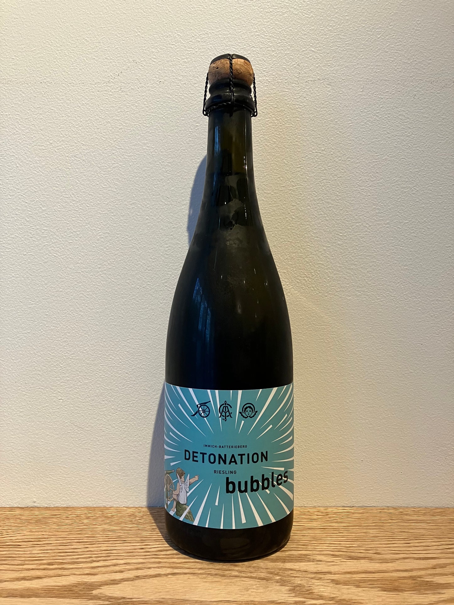 Immich Batterieberg Detonation bubbles Riesling Sekt Extra Brut 2018 / イミッヒ・バッテリーベルク デトナチオン・バブルス リースリング・ゼクト・エクストラ・ブリュット