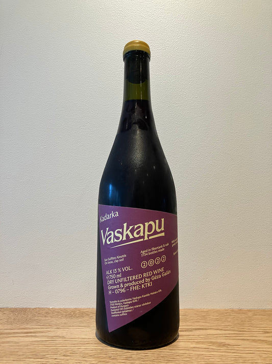 Vaskapu Kastély Kadarka 2022 / ヴァスカプ・カステリー カダルカ