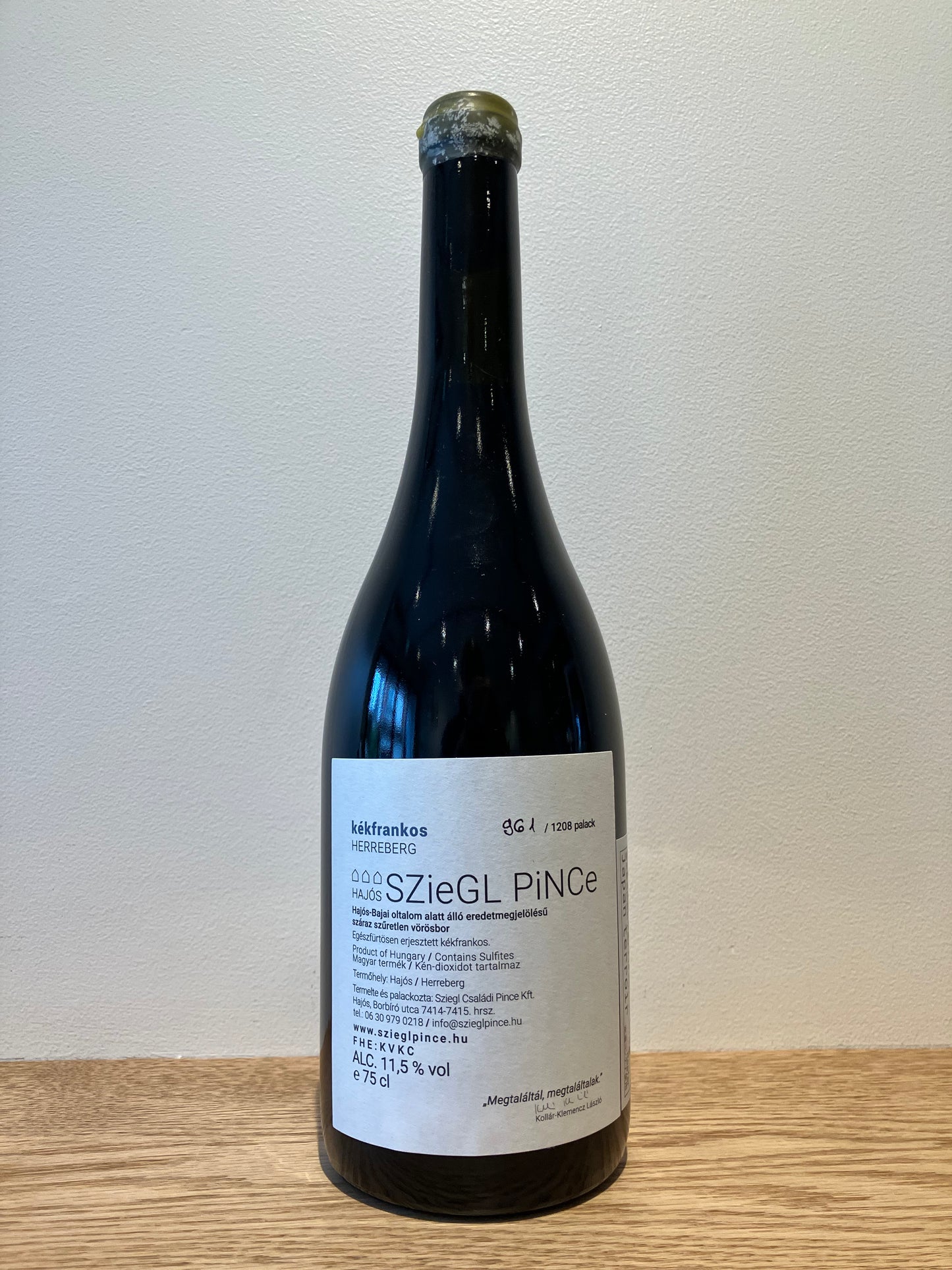 Sziegl Pince Kékfrankos Herreberg Carbonic NV / シーグル・ピンツェ ケック・フランコシュ へレベルグ カルボニック